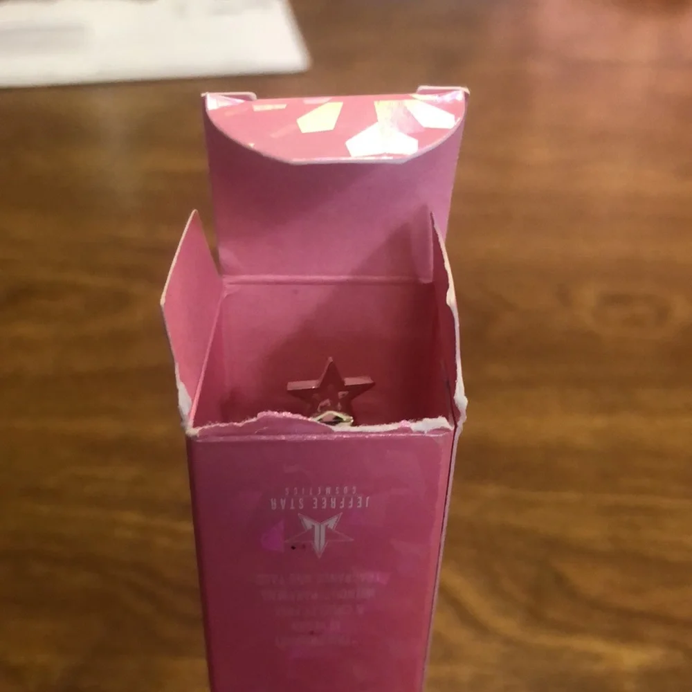 Jeffery Star Yellow Concealer new in box